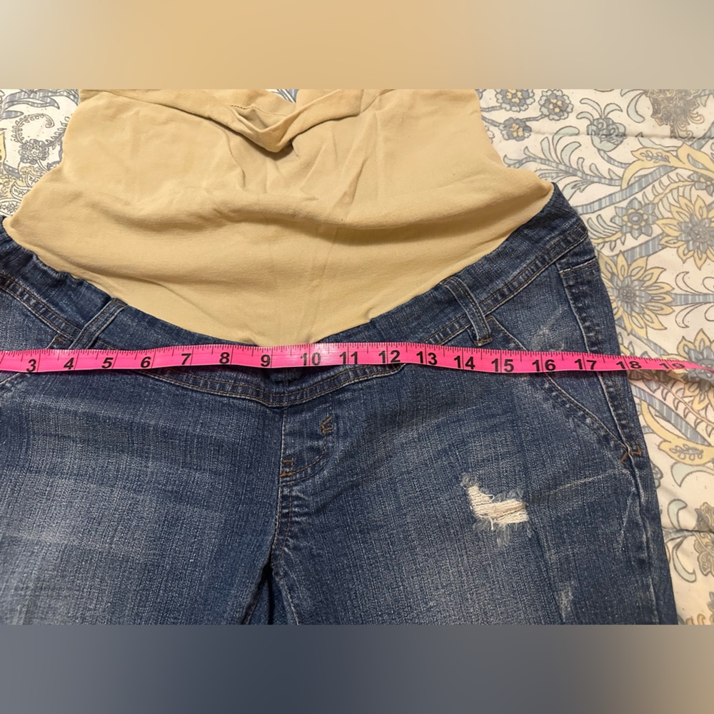 Medium wash maternity ankle jeans
